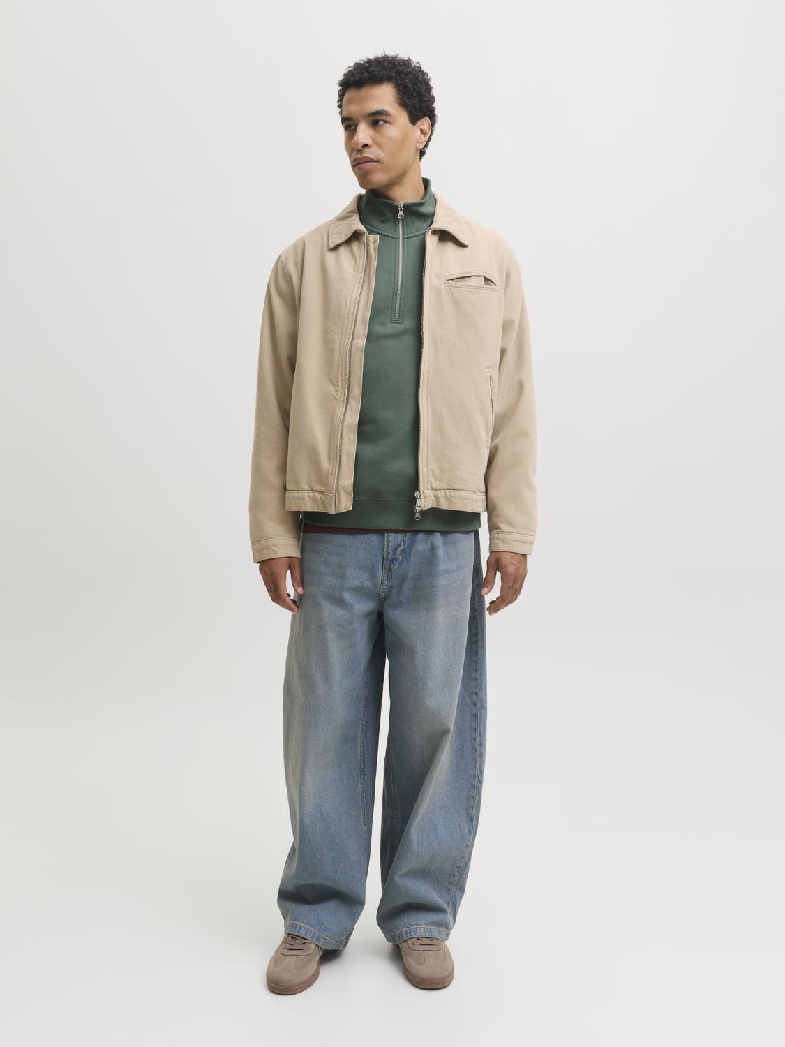 model_shot-front_full